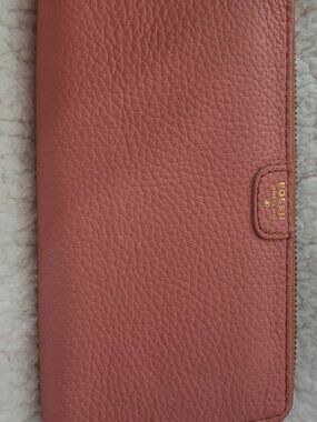 Fossil Pink Pebble Leather Wallet